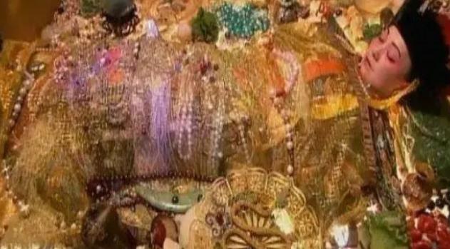 The Mystery of the Tsar’s 500 Tons of Gold